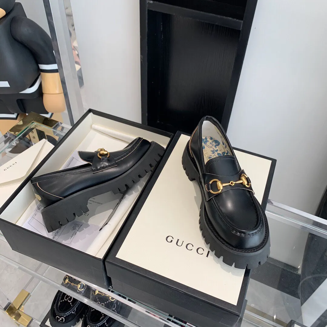 👟👟Ex-factory price👟👟Ex-factory price 480👟👟 Steel stamped inside ⚠Purchase level Gucci 🐝The original embroidered bee is rose gold, definitely not the gold color in the market😂Babies, please pay attention to distinguish the market products) Everything is developed in accordance with the original version, open edge beads, customized imported velvet fabric, code number: 35-40